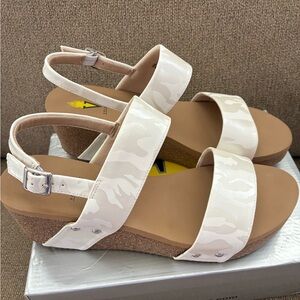 Volatile White Camo Sandals NEW Nordstrom Women’s Size 11